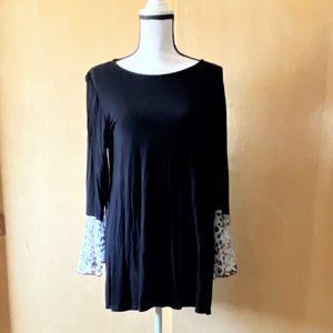 Elliot & Vine Black Belled Sleeve Blouse